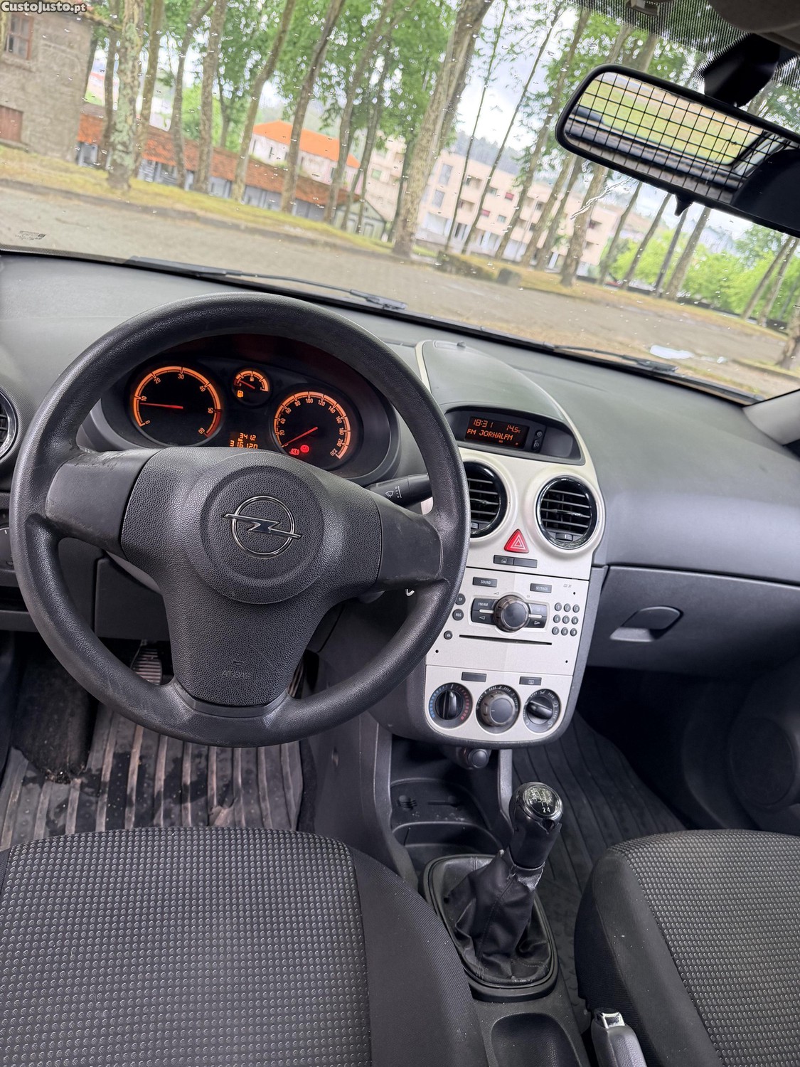 Opel Corsa 1.3cdti — fotografia 5