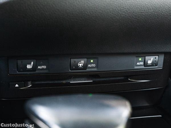 Lexus ES 300h Special Edi — fotografia 13