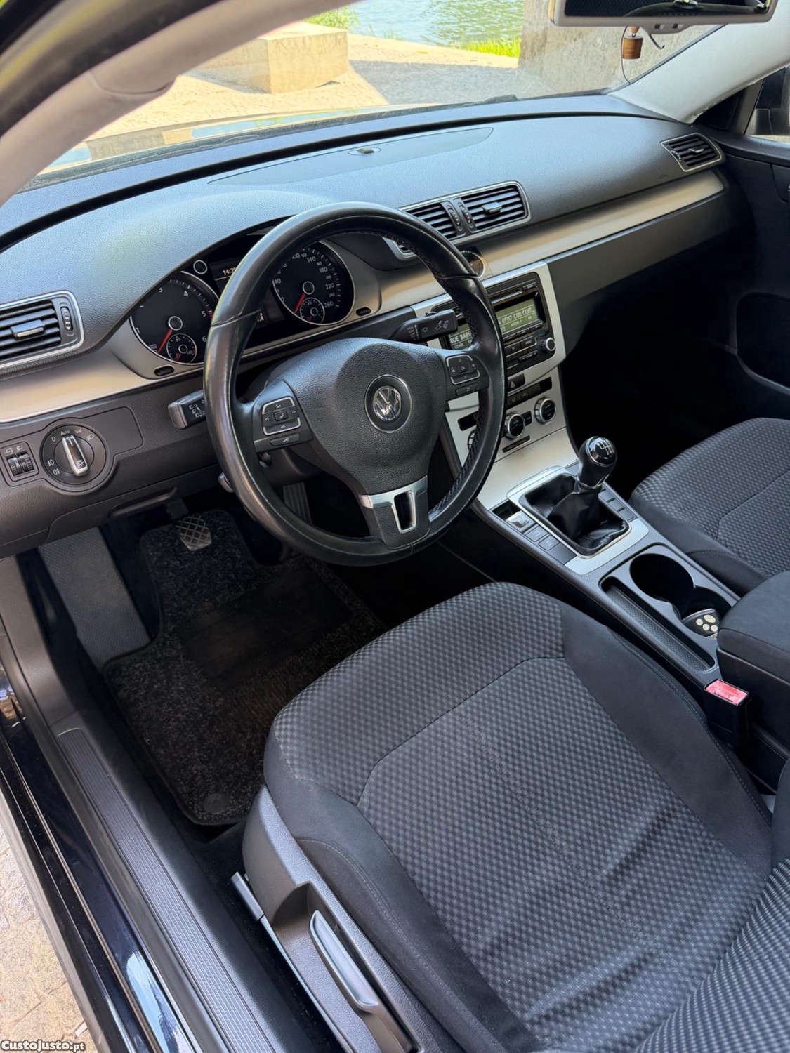 Volkswagen Passat 1.6tdi Confort line BLUEMOTION — fotografia 3
