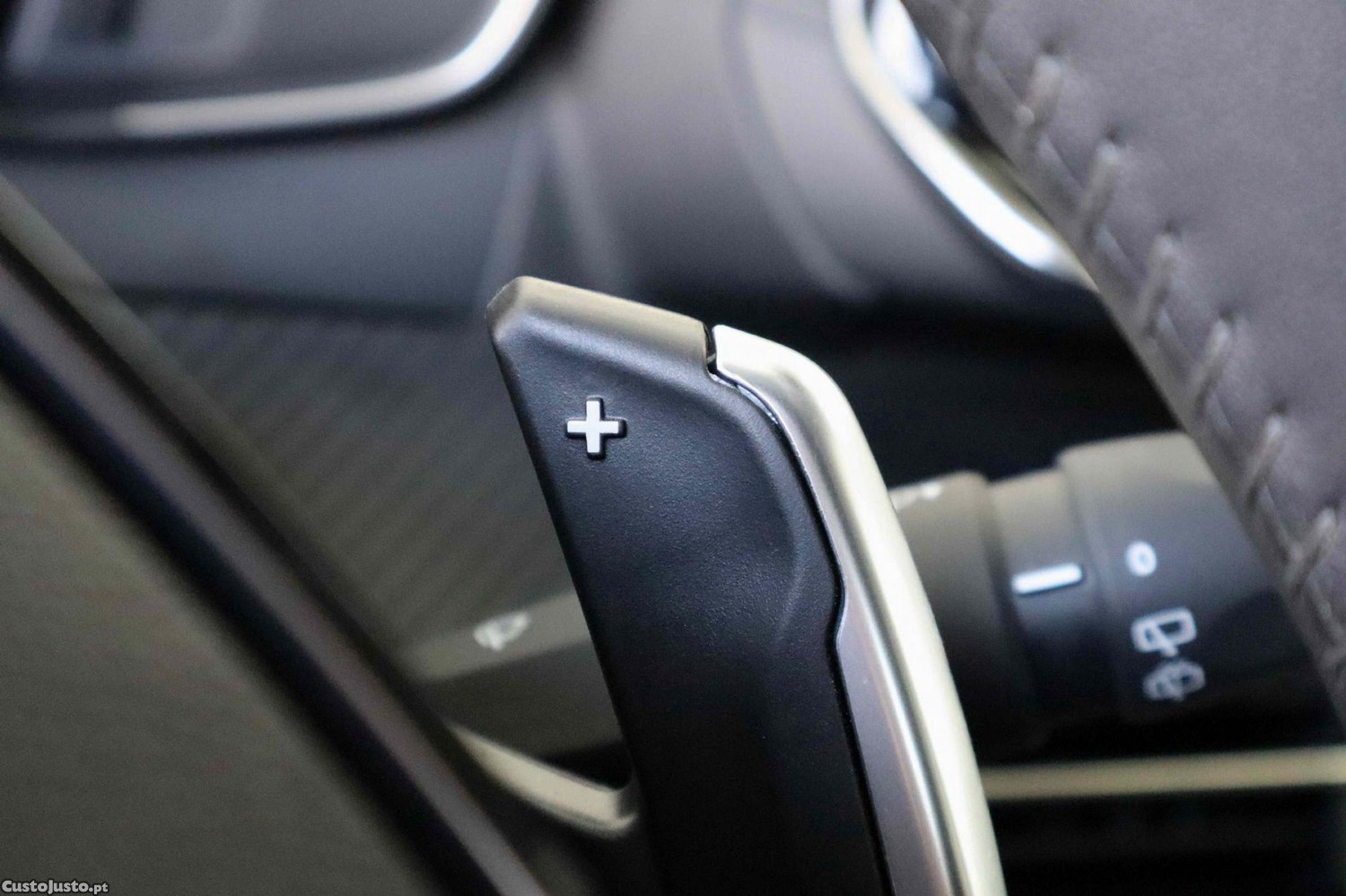 Peugeot 208 1.2 Hybrid Allure e-DCS6 — fotografia 12