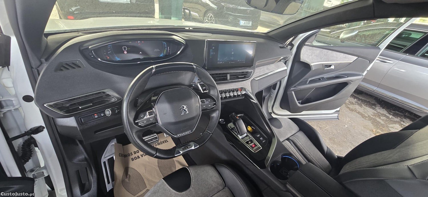 Peugeot 3008 1.6 Hybrid GT Pack e-EAT8 — fotografia 4