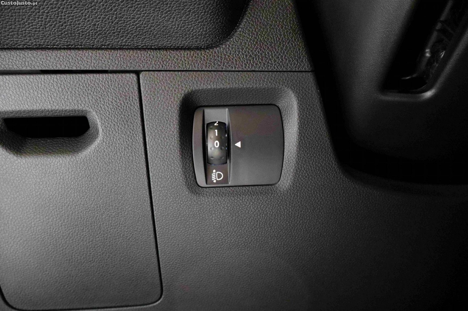 Dacia Sandero 1.0 TCe Essential — fotografia 19