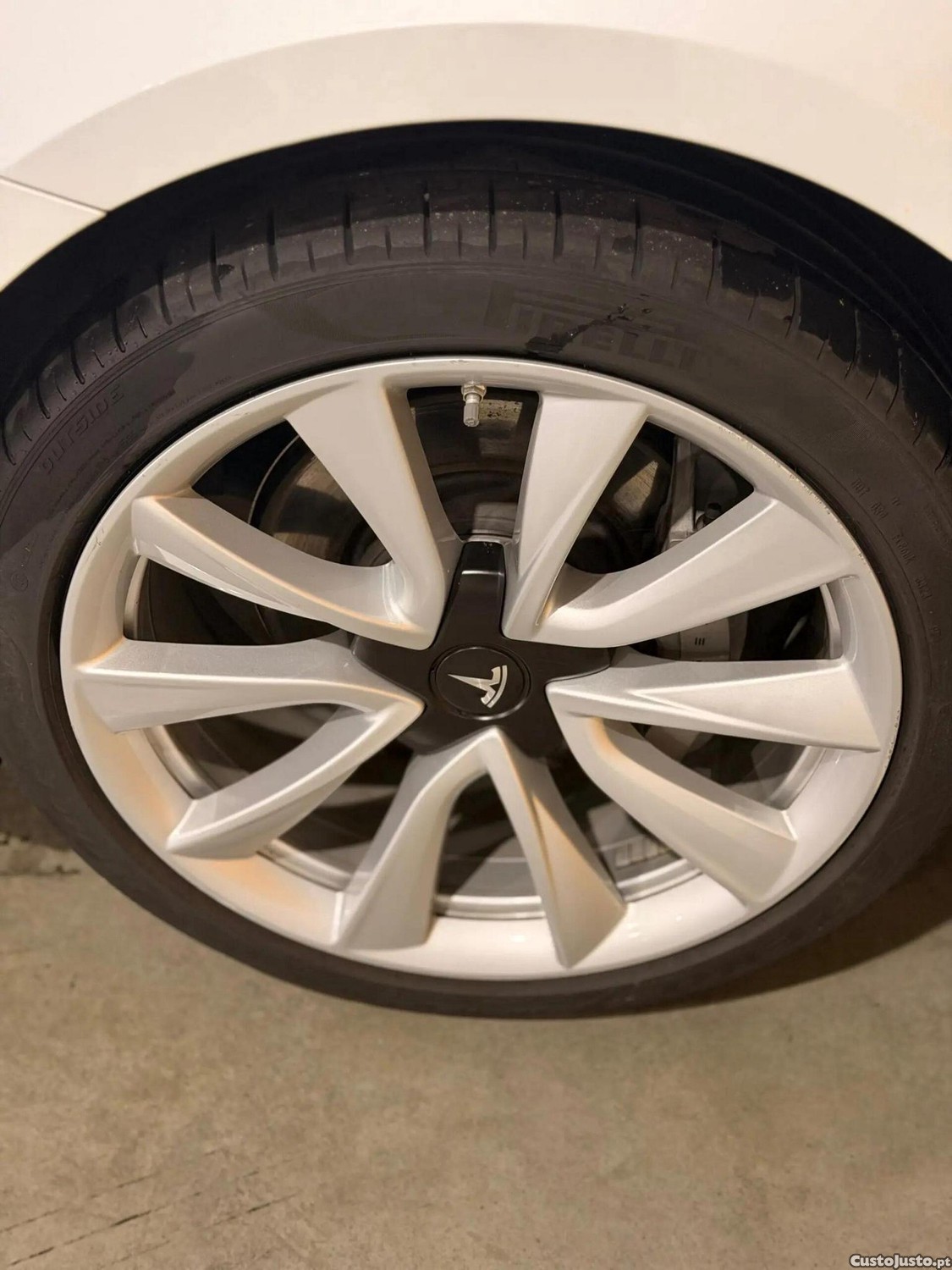 Tesla Model 3 Standard Range Plus RWD — fotografia 10