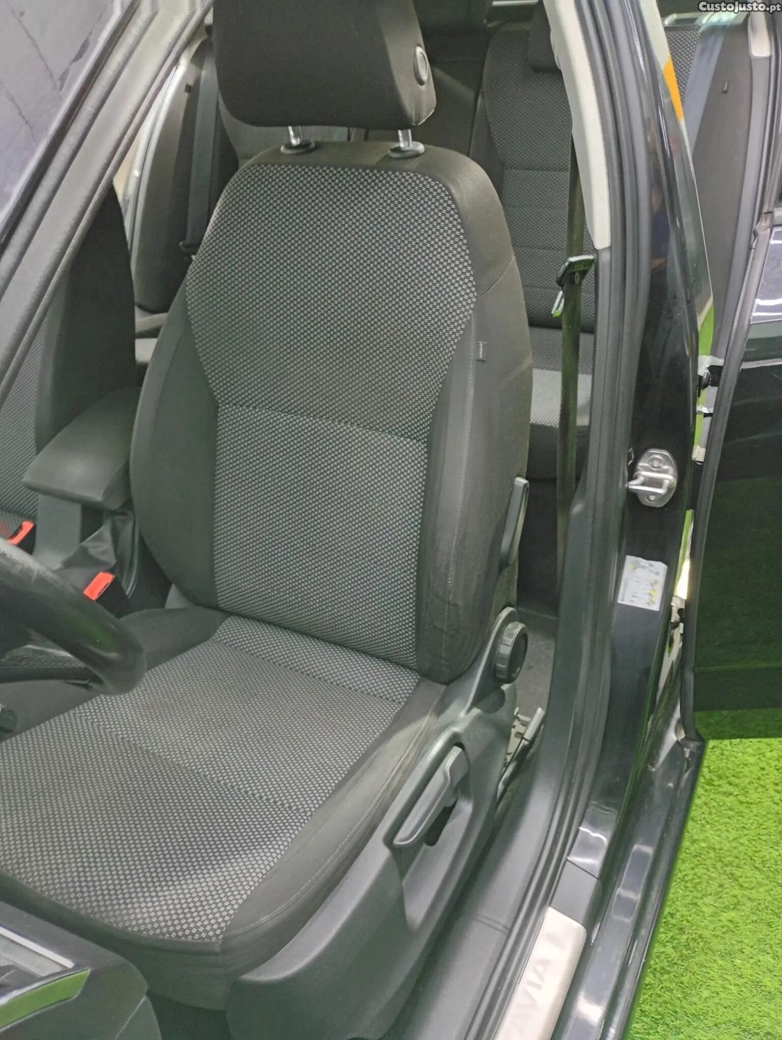 Skoda Octavia 1.6 TDi Greenline — fotografia 9