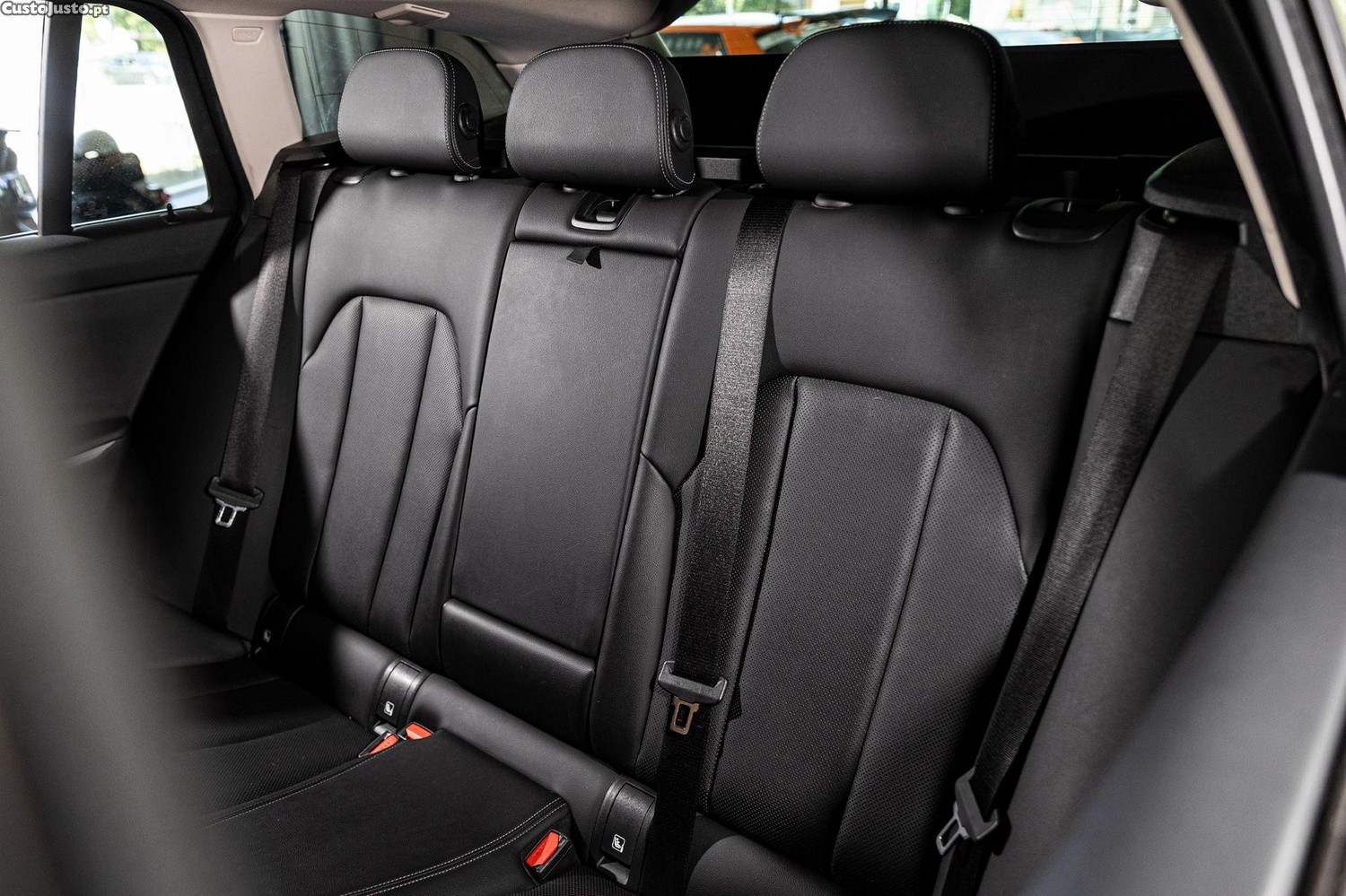 BMW 320 e Line Sport Auto — fotografia 6
