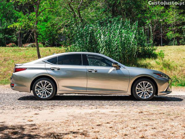 Lexus ES 300h Special Edi — fotografia 35