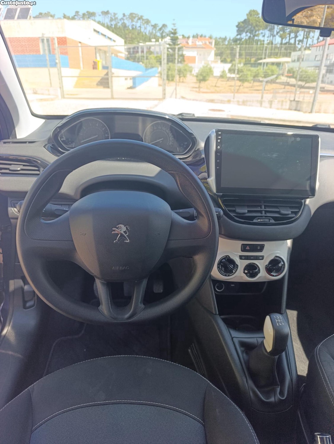 Peugeot 208 1.0 VTi — fotografia 10