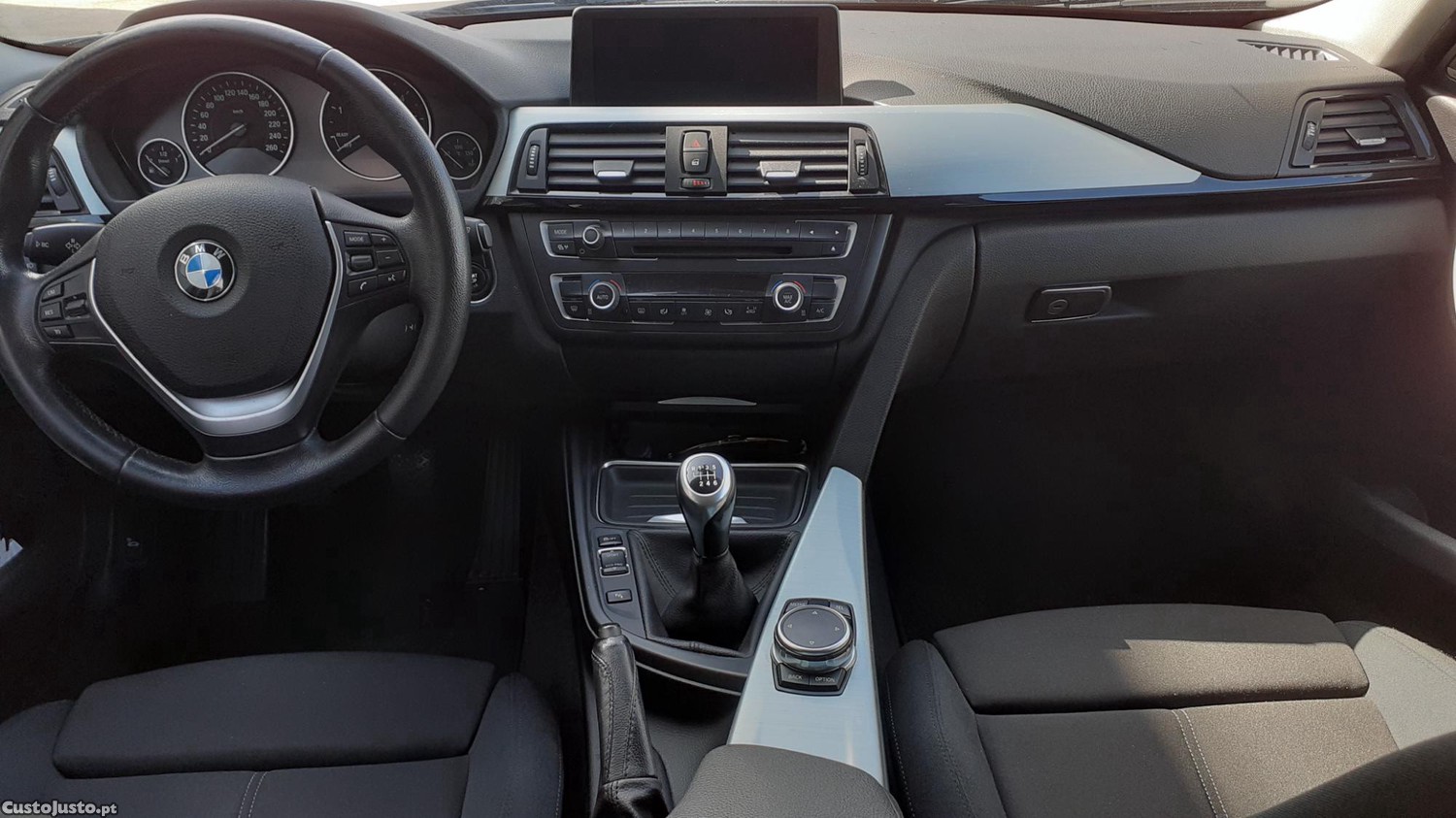 BMW 318 Line Sport — fotografia 7