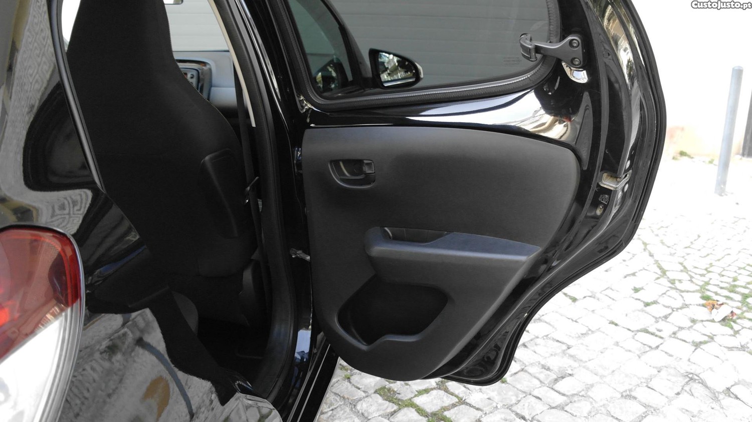 Peugeot 108 1.0 e-VTi Active — fotografia 16