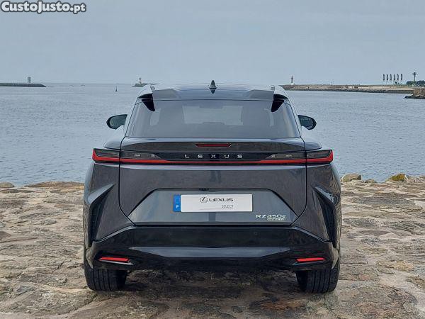 Lexus RX RZ 450e Luxury — fotografia 16