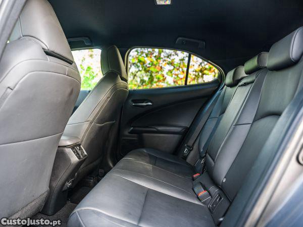 Lexus NX UX 250h Special Edi — fotografia 27