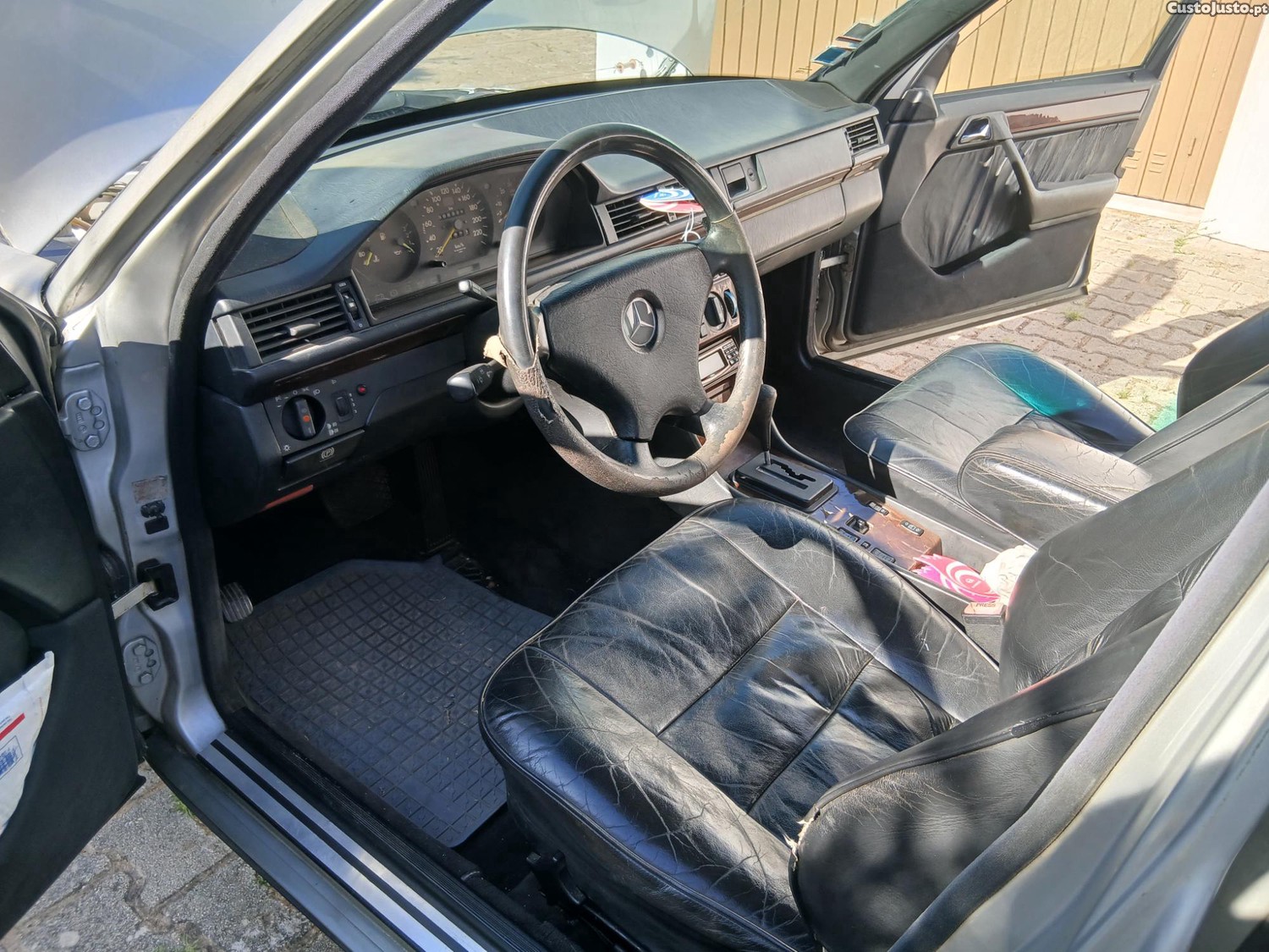 Mercedes-Benz E 300 S124 4MATIC - 92 — photo 5