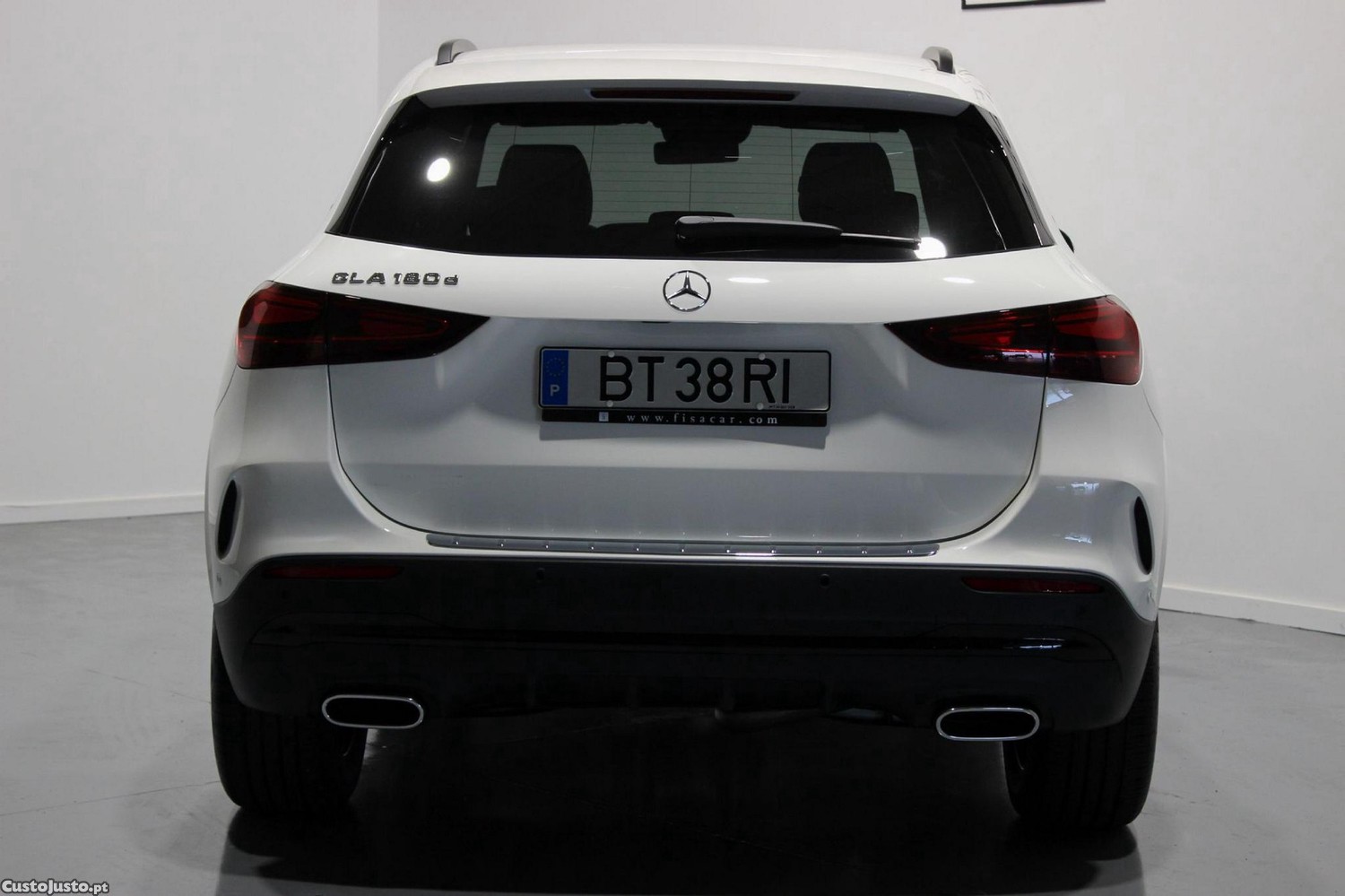 Mercedes-Benz GLA 180 d AMG Line — fotografia 24