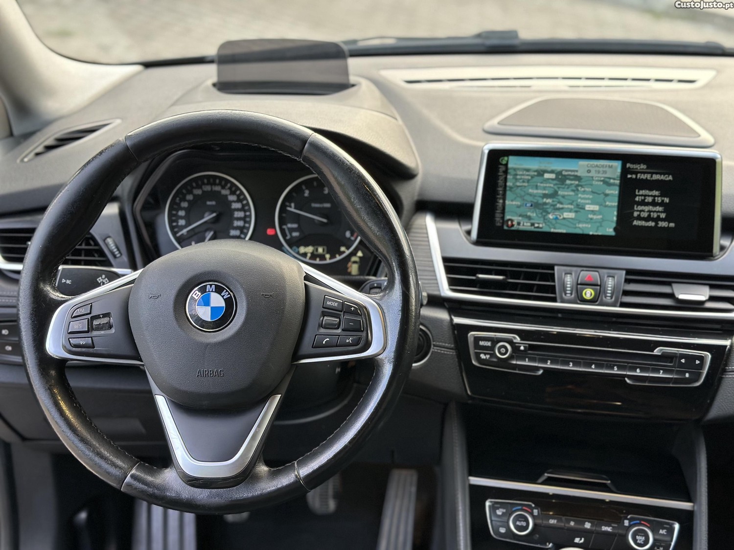 BMW 218 Active Tourer 150cv — fotografia 2