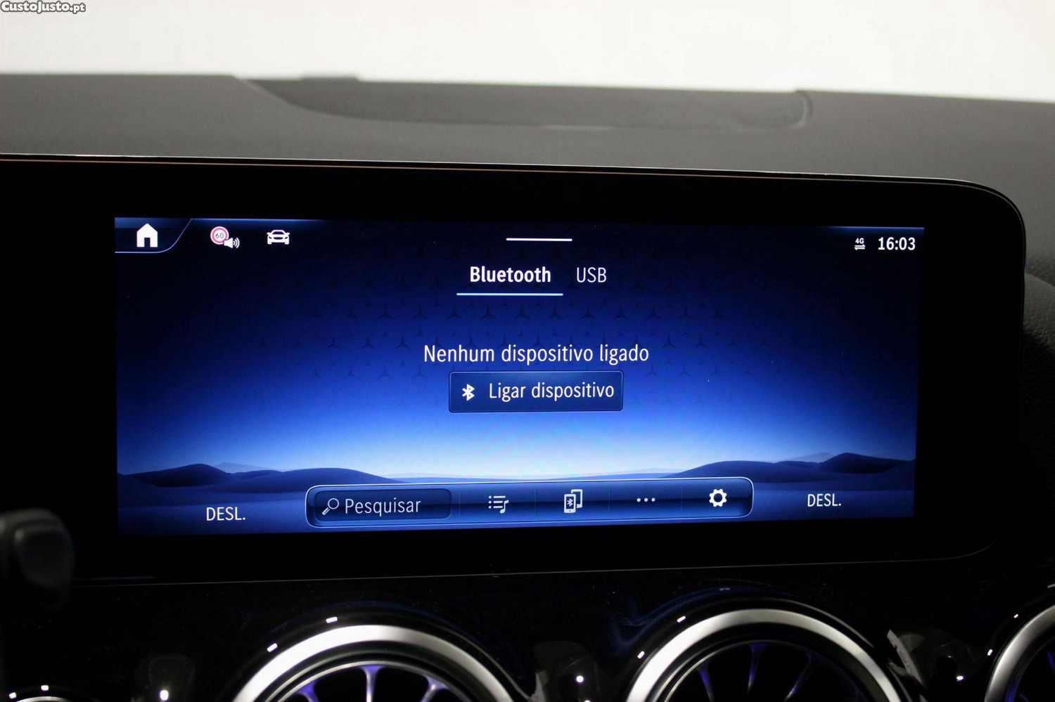 Mercedes-Benz GLA 180 d AMG Line — fotografia 5