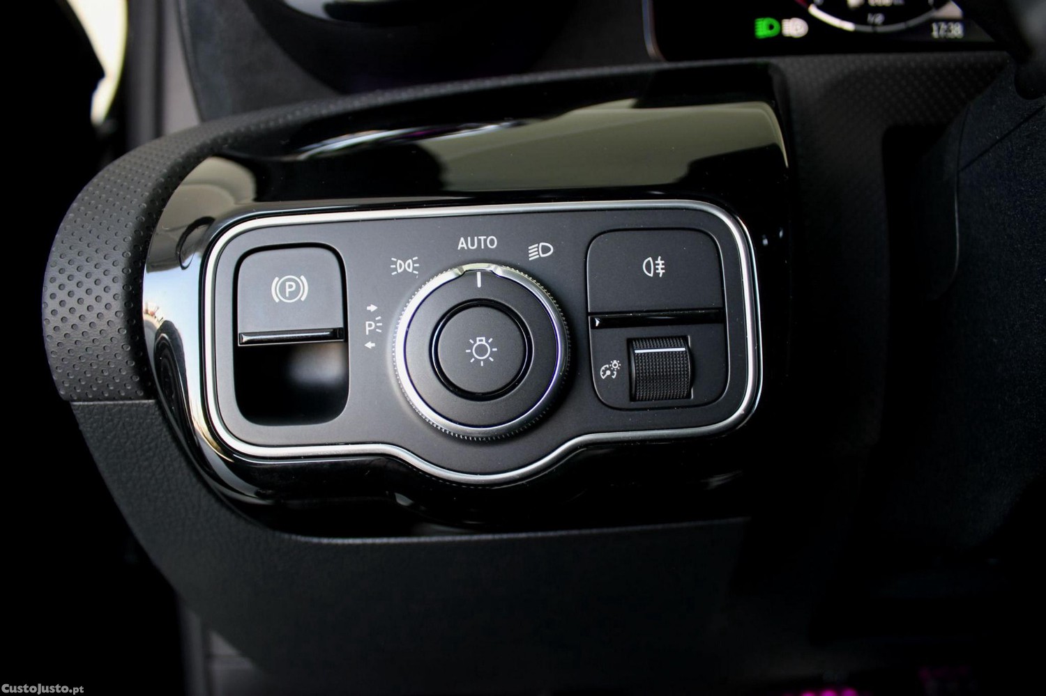 Mercedes-Benz A 180 d — fotografia 18
