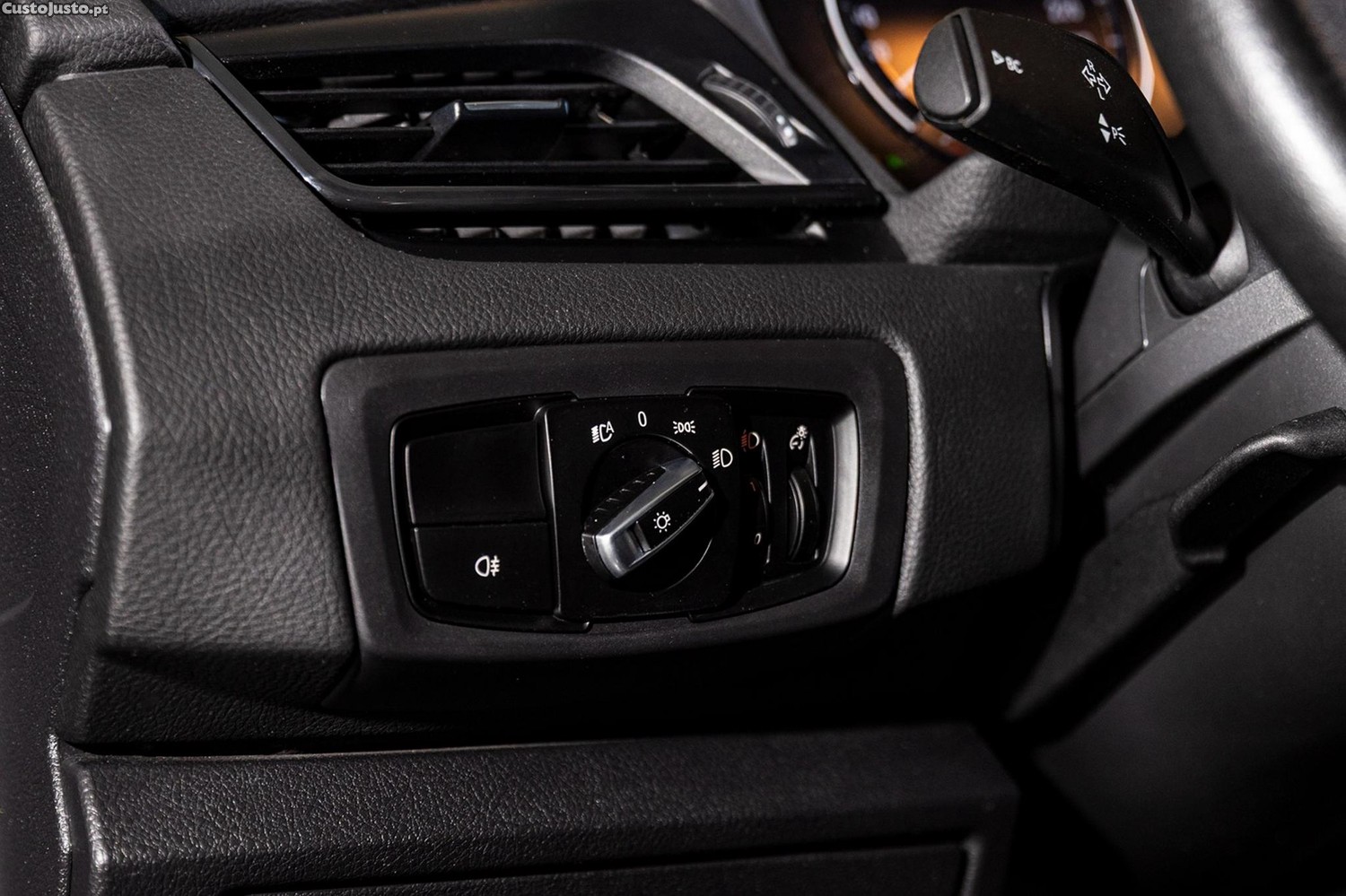 BMW 225 Active Tourer XE Advantage — fotografia 2