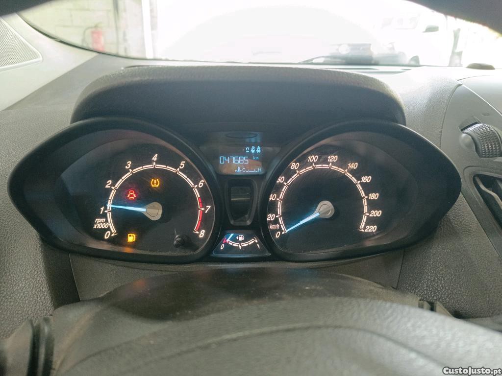 Ford Tourneo Courier 1.0 EcoBoost Ambiente 100cv — fotografia 17