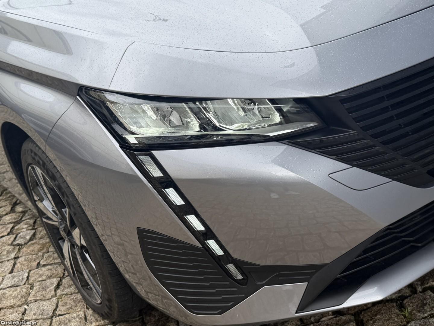 Peugeot 308 1.6 Hybrid Allure Pack e-EAT8 — fotografia 18