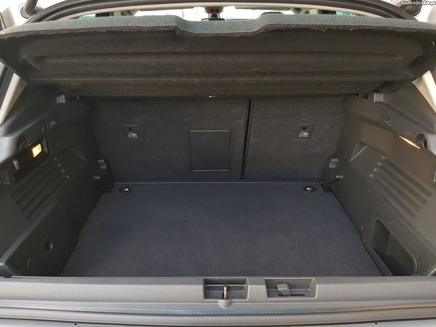 Peugeot 3008 1.6 HDi 110cv Automático — fotografia 18