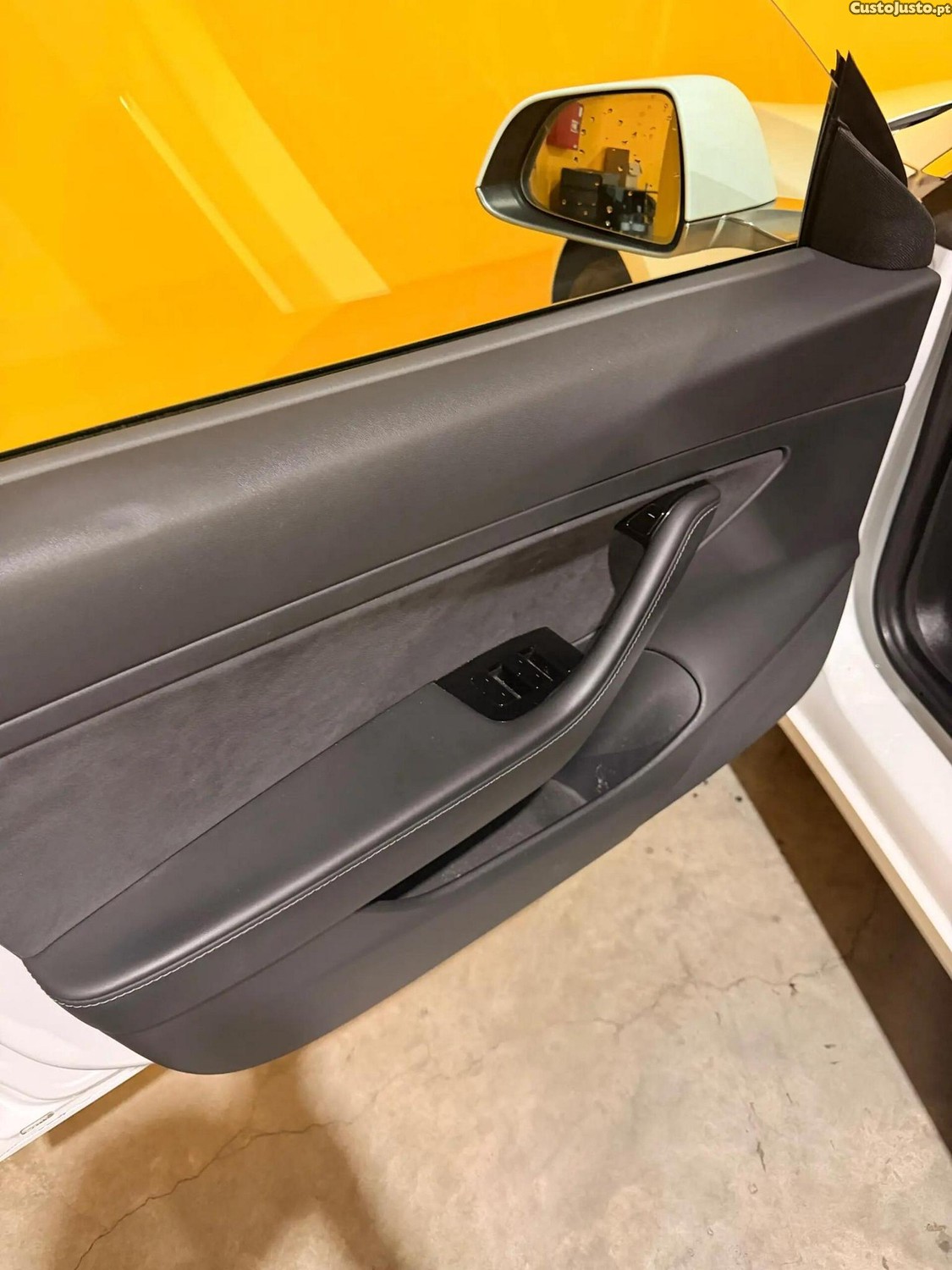 Tesla Model 3 Standard Range Plus RWD — fotografia 3