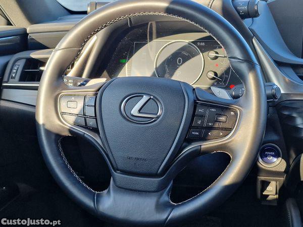 Lexus ES 300h Business — fotografia 5