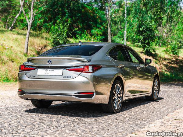 Lexus ES 300h Special Edi — fotografia 34