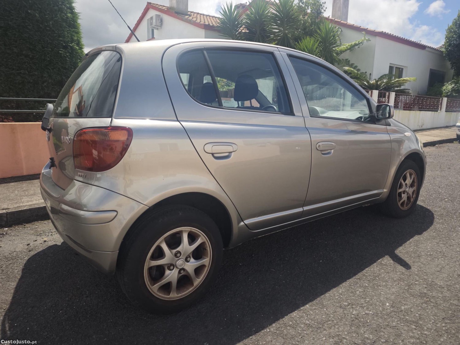 Toyota Yaris 1000 — fotografia 6