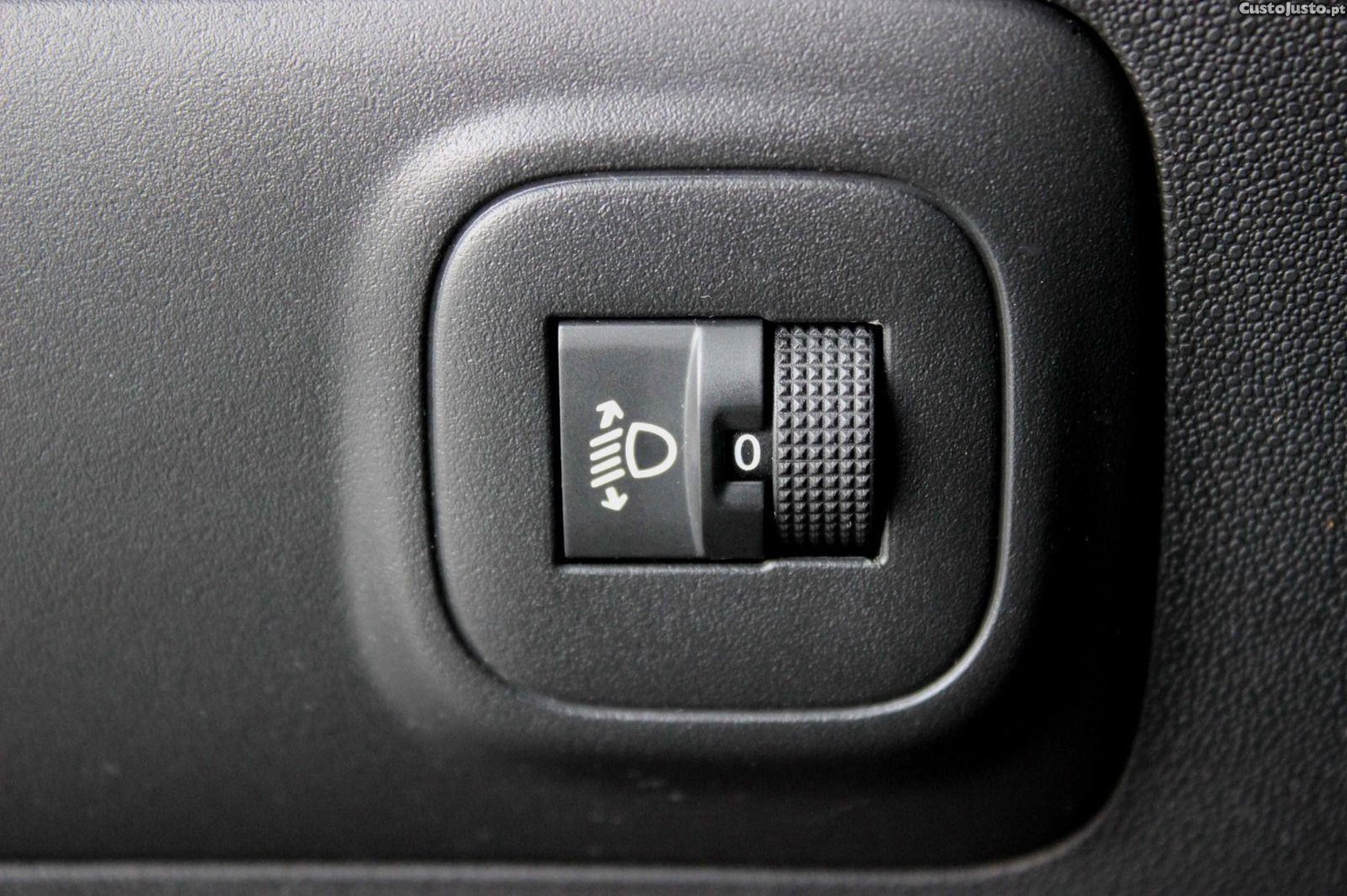 Citroën C3 1.2 PURETECH FEEL PACK — fotografia 19
