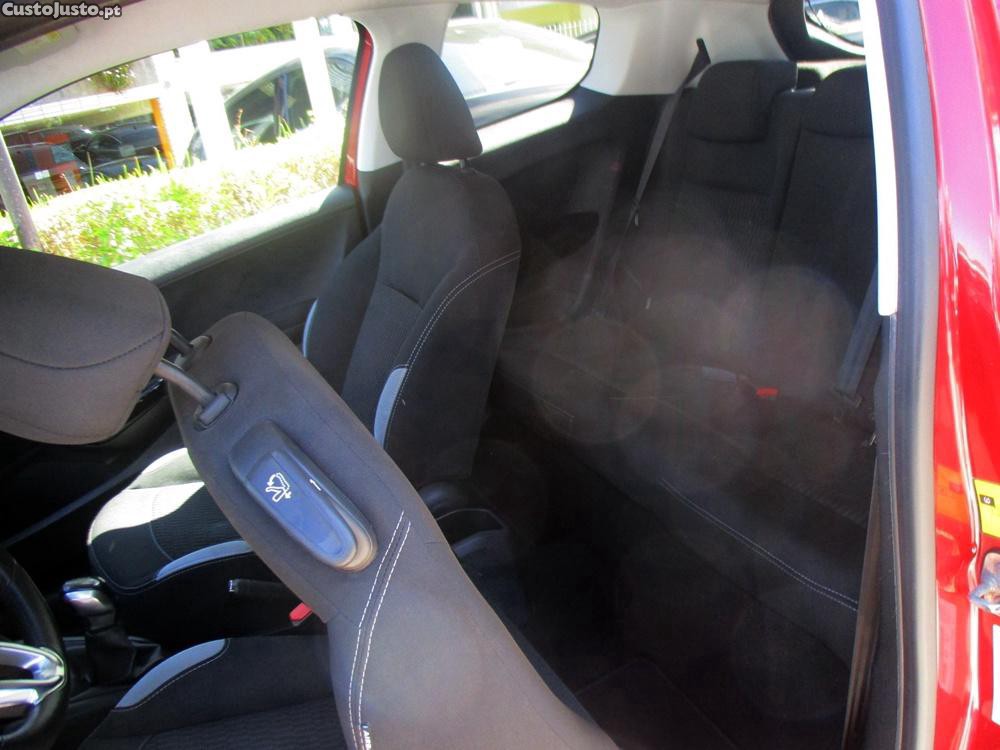 Peugeot 208 1.2 VTi Style — fotografia 17