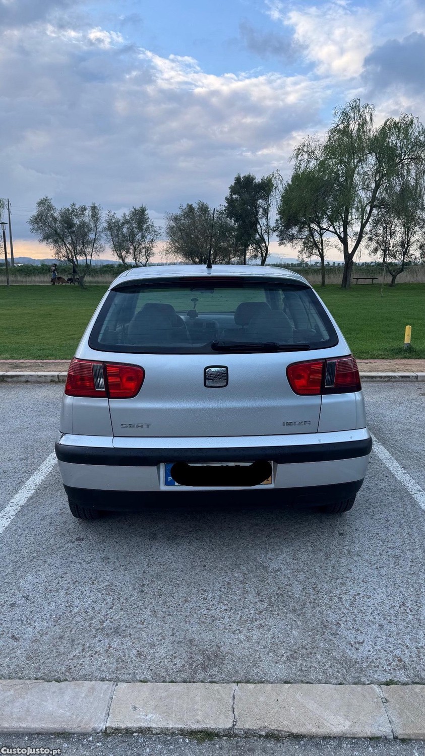 SEAT Ibiza 6k2 — fotografia 4