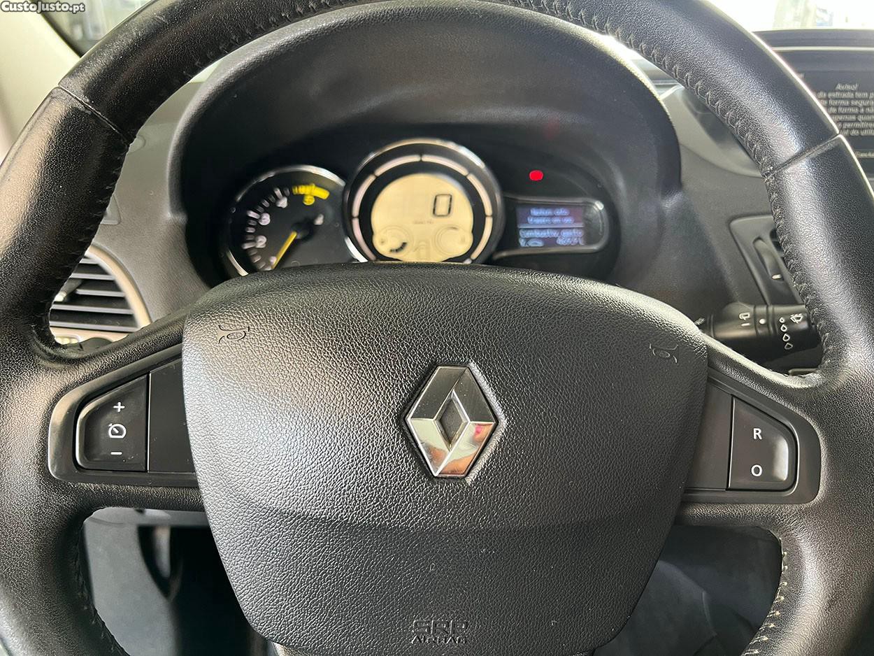 Renault Mégane Sport Tourer 1.5 dCi Confort SS — fotografia 5