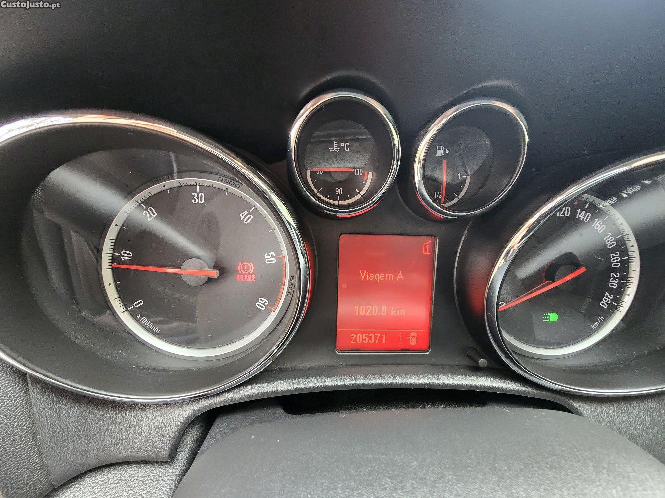Opel Astra eco flex — fotografia 3