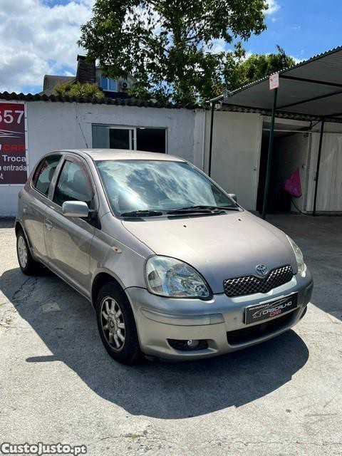 Toyota Yaris 1.0 Terra AC — fotografia 7