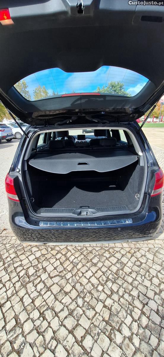 Mercedes-Benz B 180 180 D — fotografia 6