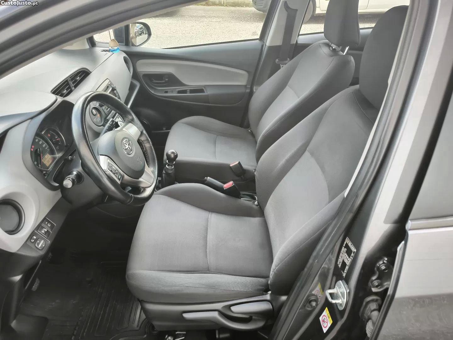 Toyota Yaris 1.4 d-4d active+ac — fotografia 4