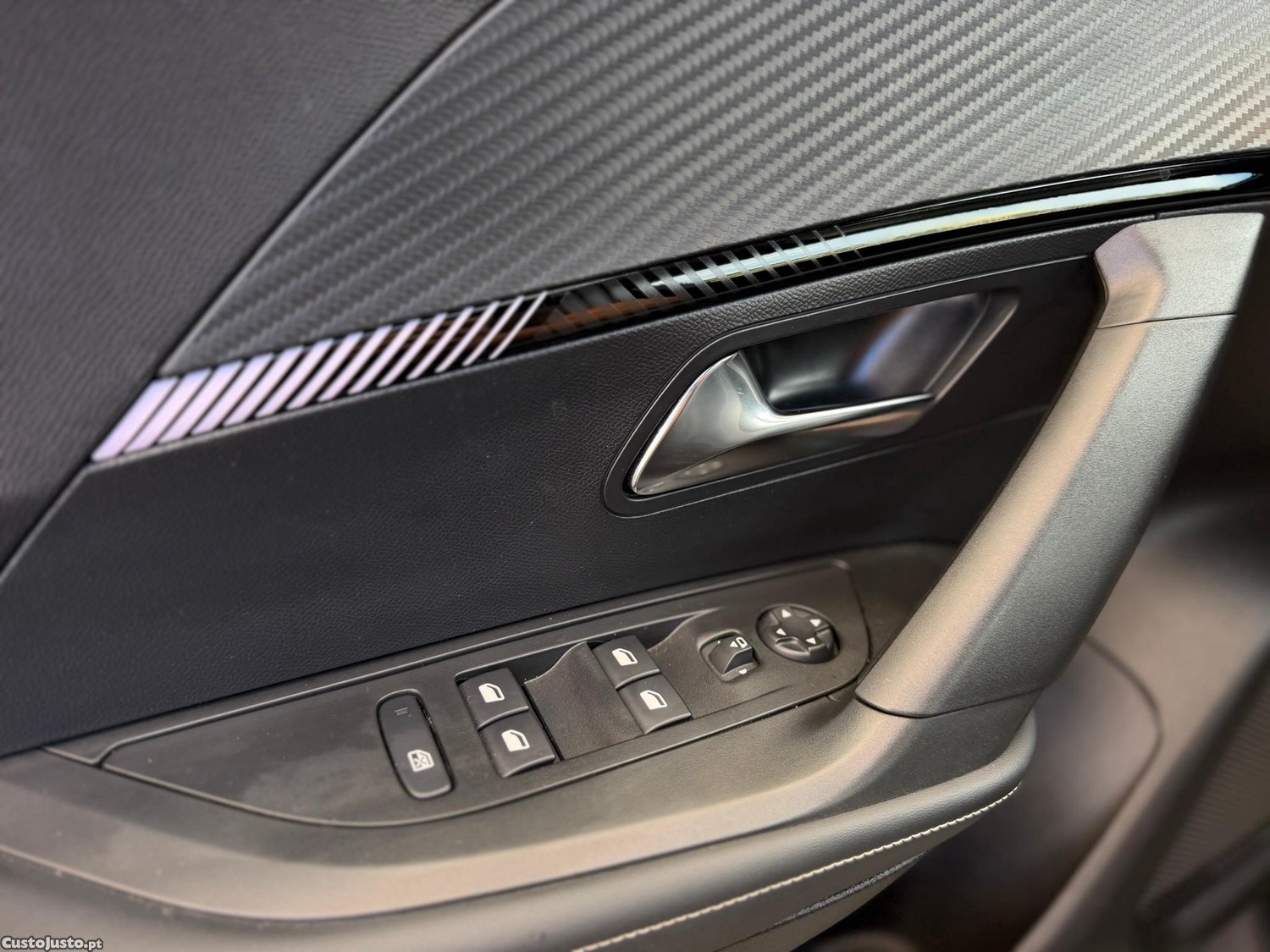 Peugeot 2008 1.2 PureTech Allure EAT8 — fotografia 15