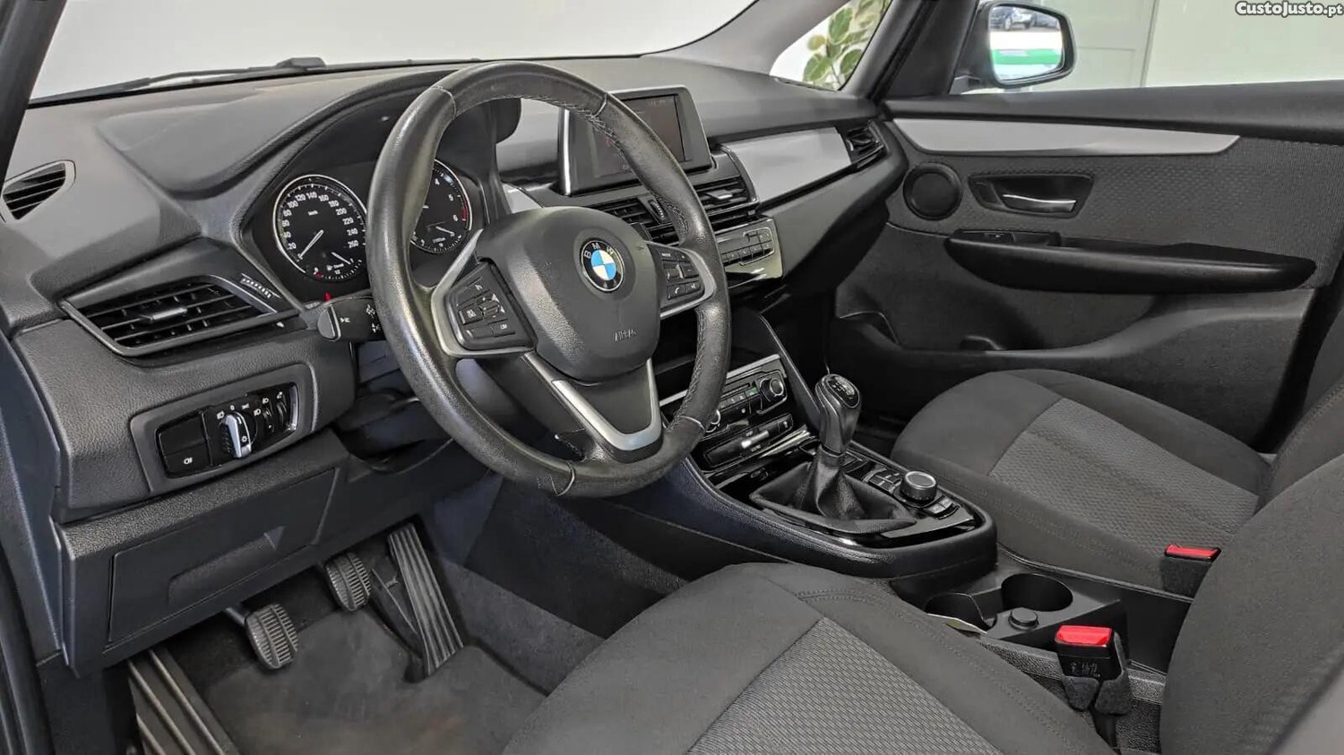 BMW 216 Active Tourer d Advantage — fotografia 27