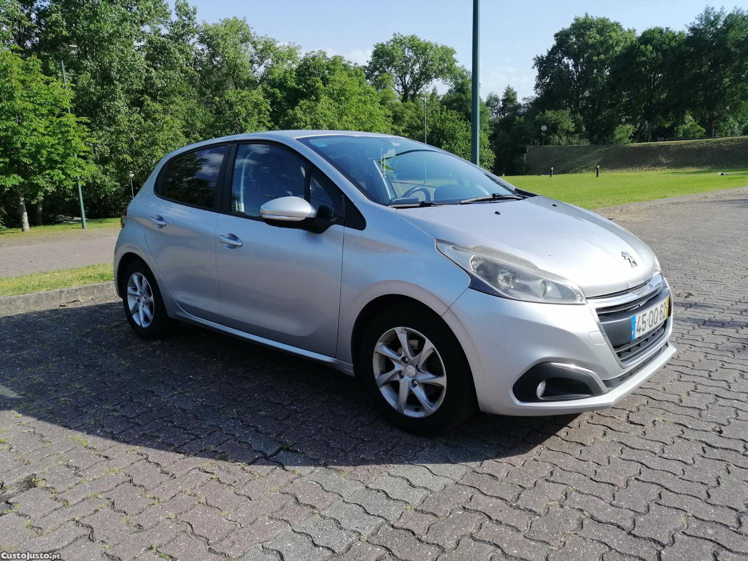 Peugeot 208 Active — fotografia 11