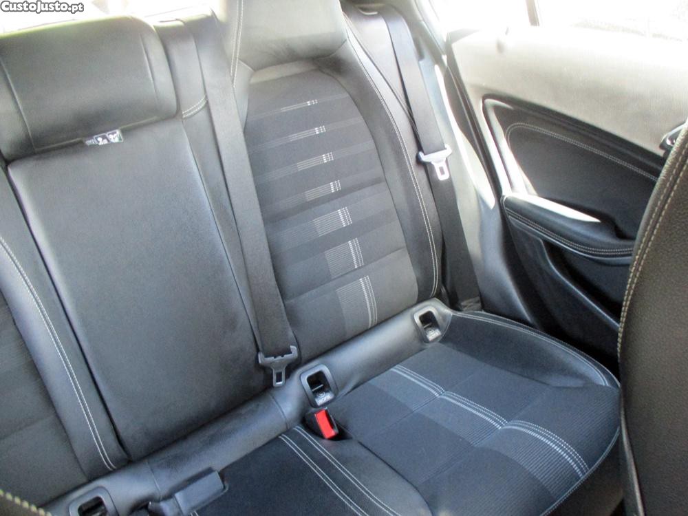 Mercedes-Benz A 180 D — fotografia 4