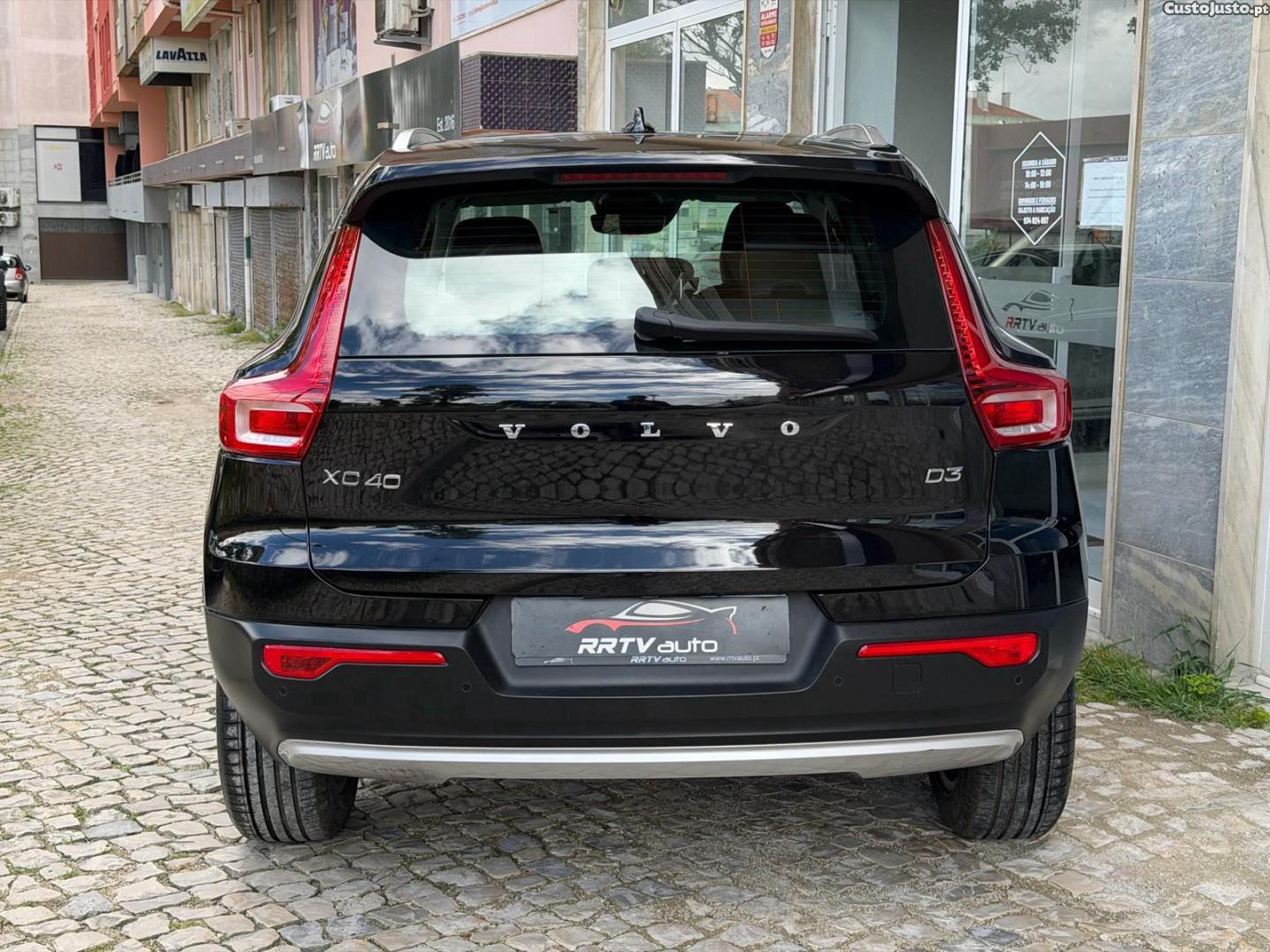 Volvo XC 40 2.0 D3 Momentum Plus — fotografia 14