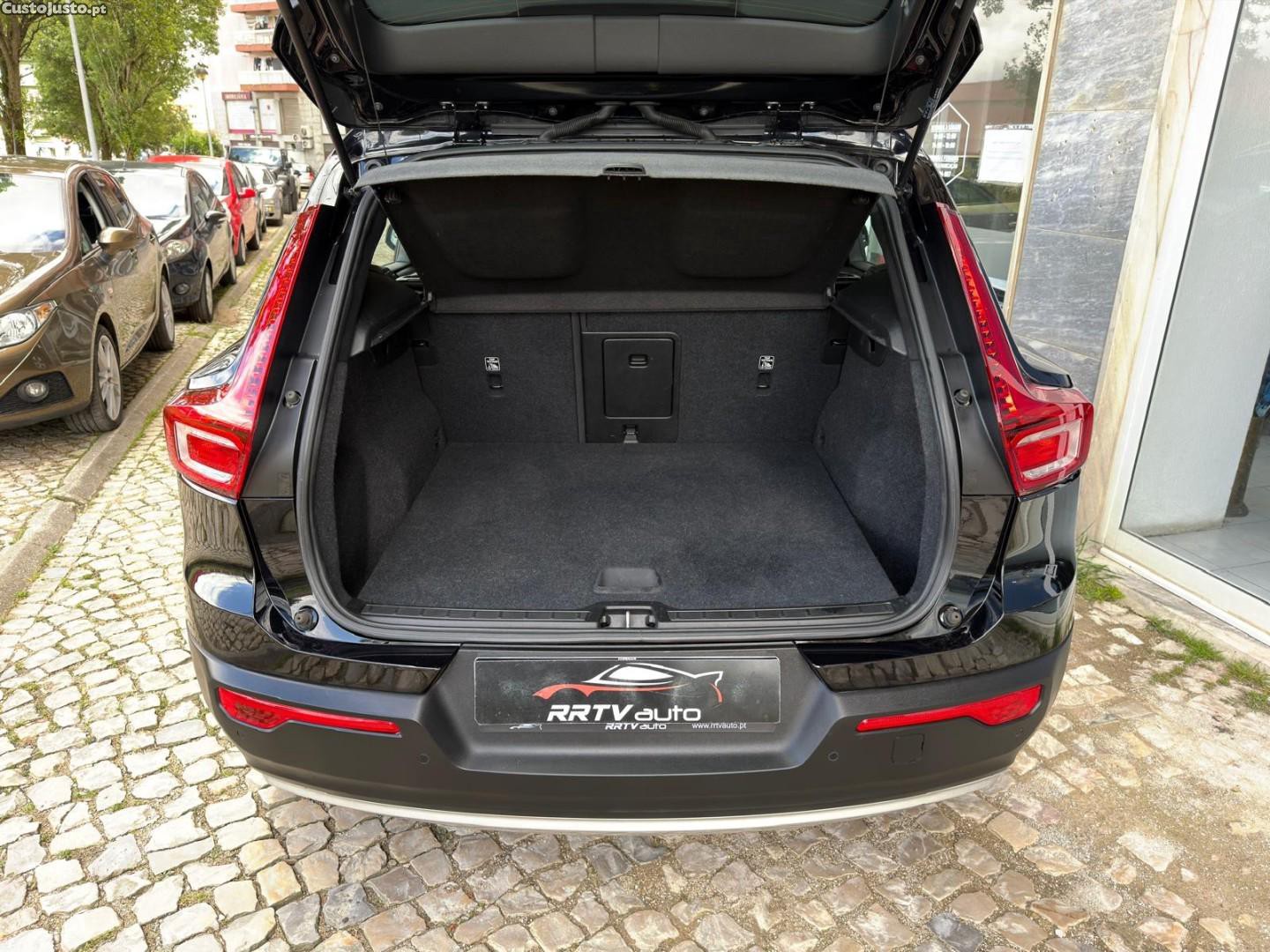 Volvo XC 40 2.0 D3 Momentum Plus — fotografia 19