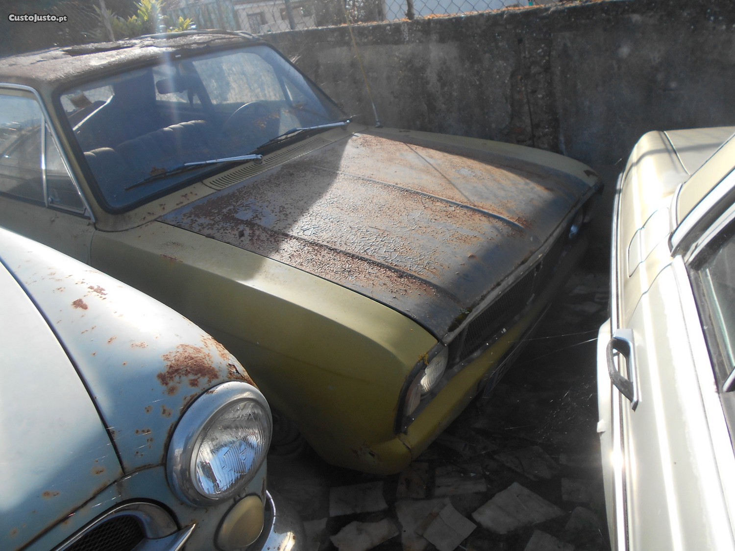 Mercedes-Benz 240 sedan — fotografia 10