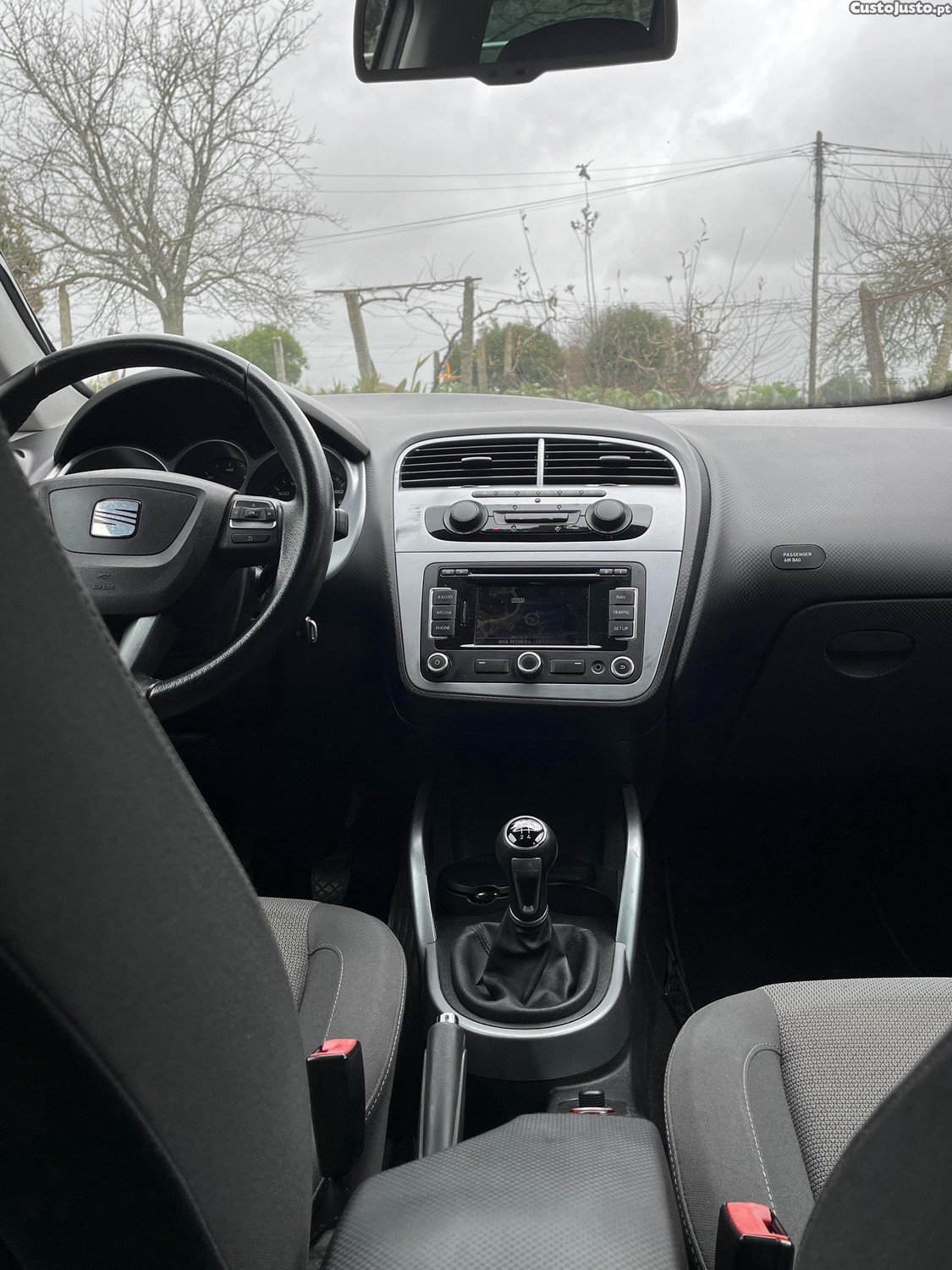 SEAT Altea XL 1.6 TDi Style Ano 2011 — fotografia 4