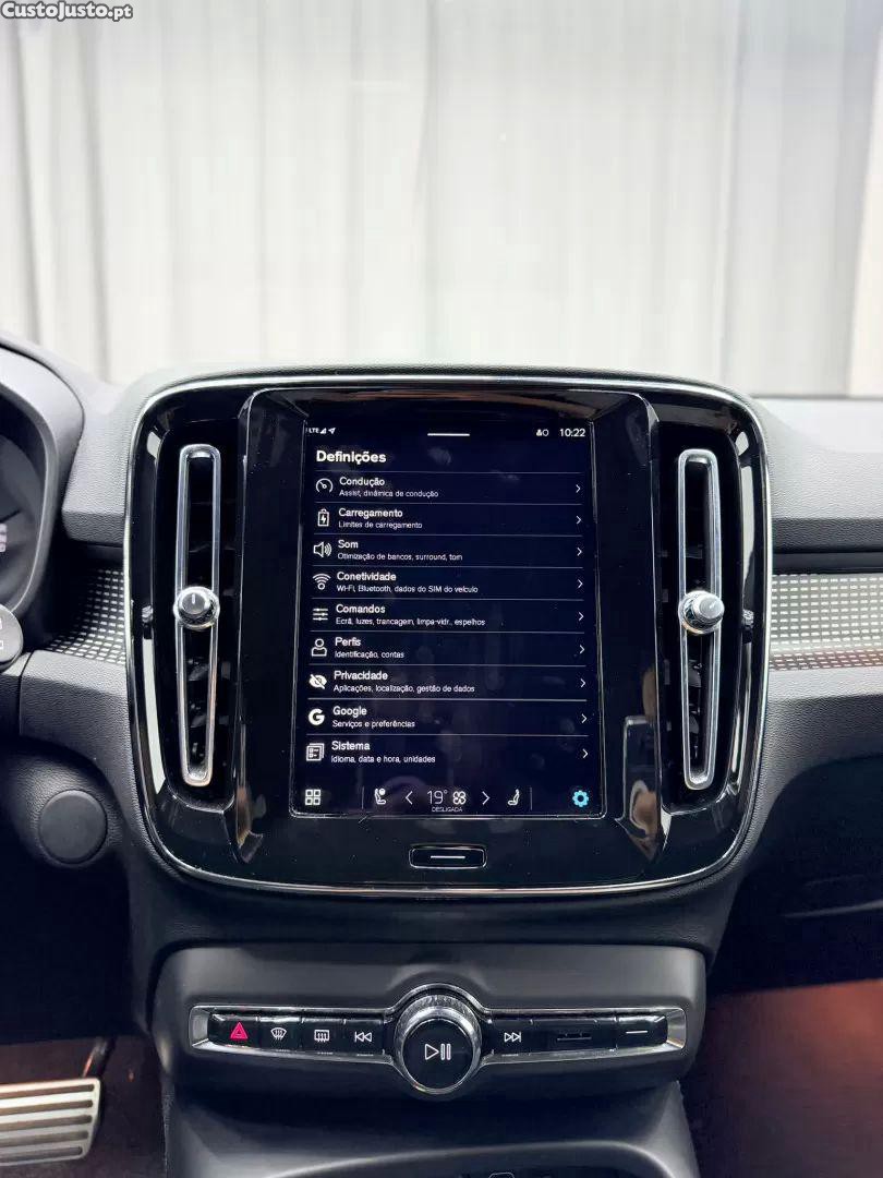 Volvo XC 40 recharge p8 awd r-design — fotografia 11