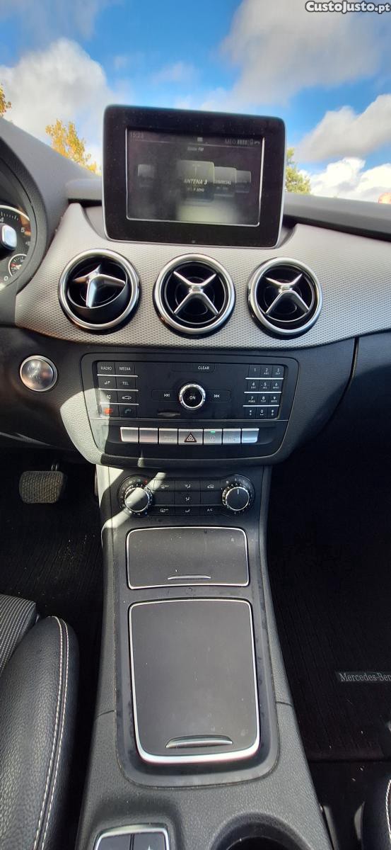 Mercedes-Benz B 180 180 D — fotografia 5