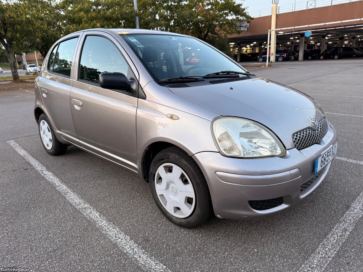 Toyota Yaris — fotografia 3