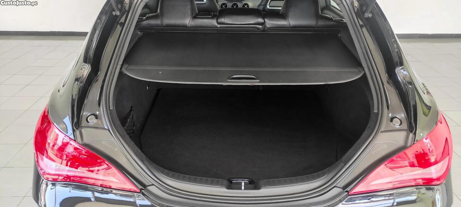 Mercedes-Benz CLA 180 d Shooting Brake AMG Line — fotografia 13