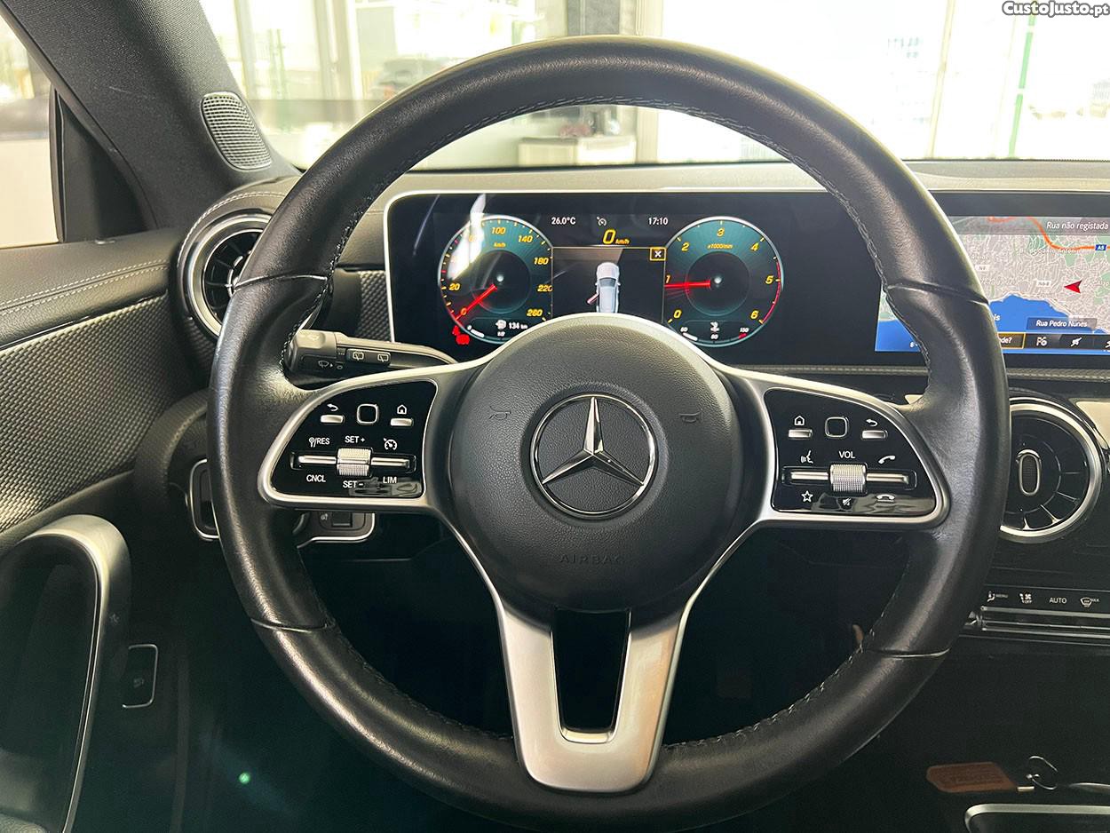 Mercedes-Benz CLA 180 d Business Solutions — fotografia 18