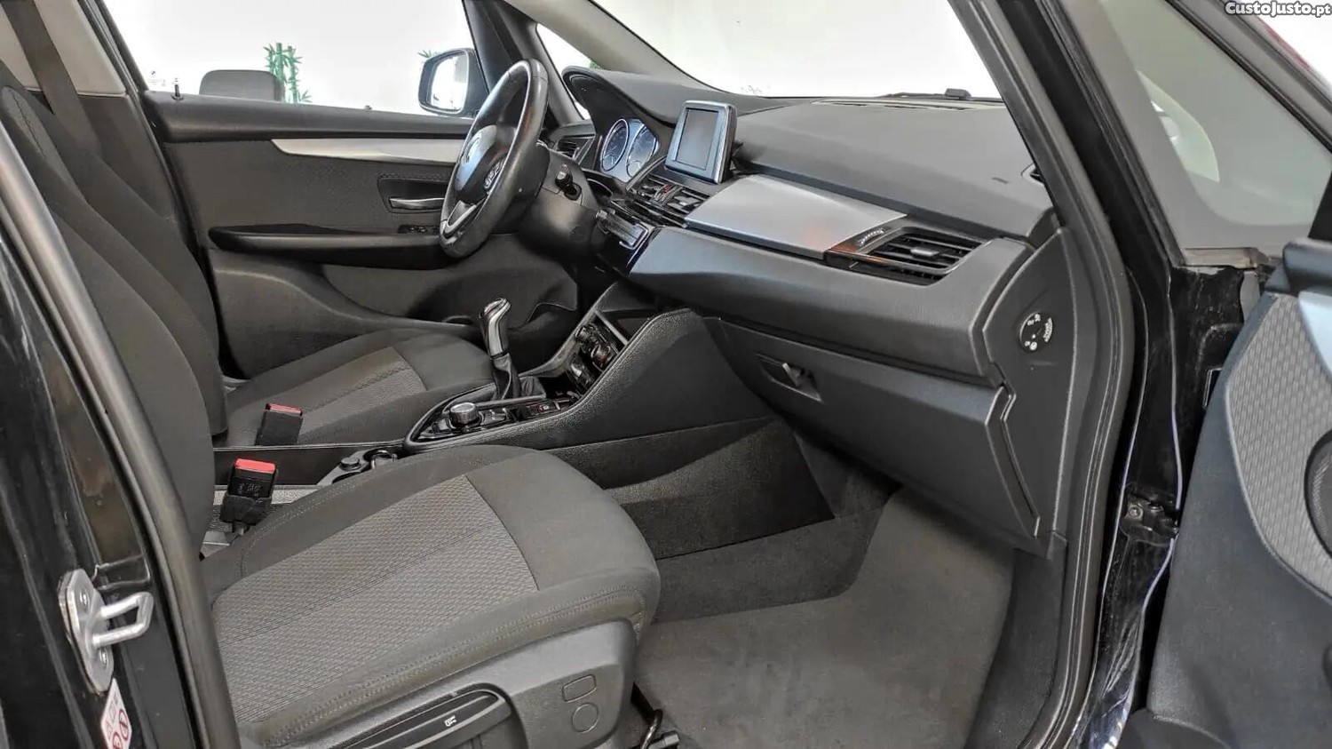 BMW 216 Active Tourer d Advantage — fotografia 25